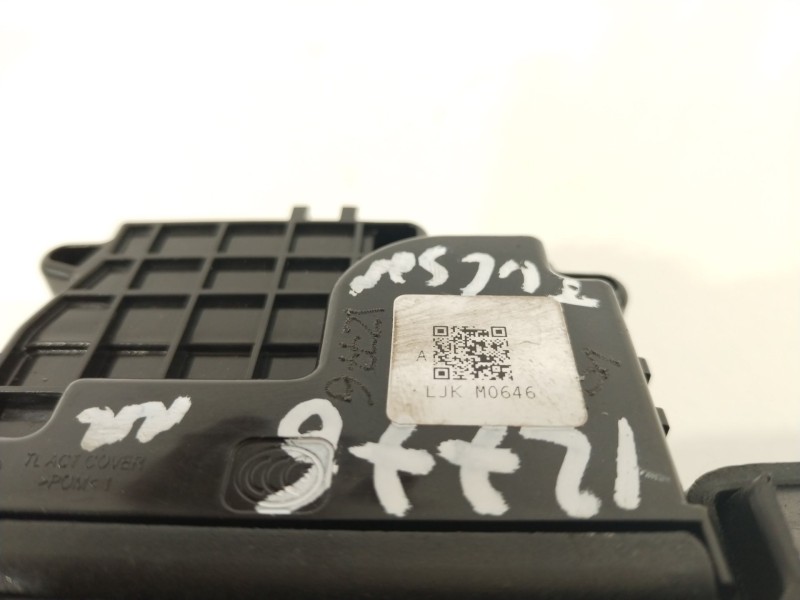 Recambio de cerradura maletero / porton para hyundai tucson essence bluedrive 2wd referencia OEM IAM 81230D3000  