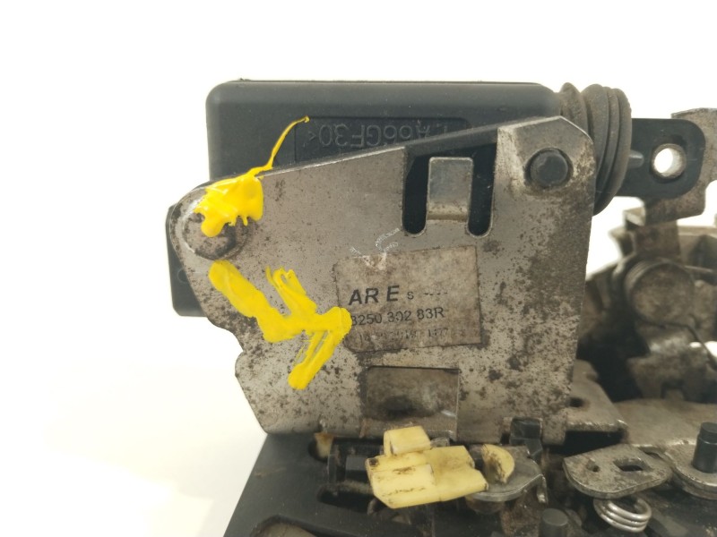 Recambio de cerradura puerta trasera izquierda para dacia duster ambiance 4x2 referencia OEM IAM 825030283R  