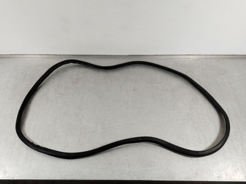 Recambio de gomas contorno puerta para porsche panamera diesel referencia OEM IAM 97051261102  