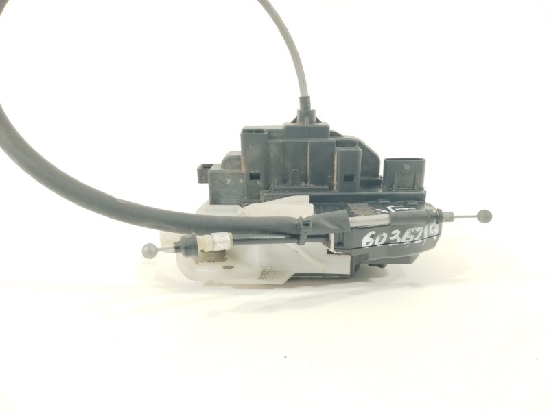 Recambio de cerradura puerta delantera derecha para kia cee´d emotion referencia OEM IAM 813201H060  