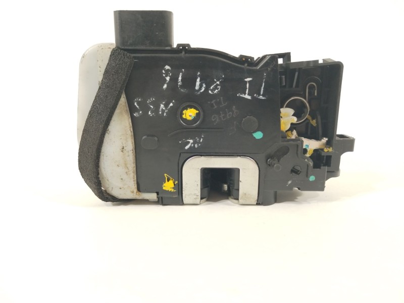 Recambio de cerradura puerta trasera izquierda para hyundai ix35 classic 2wd referencia OEM IAM 814102Y010  