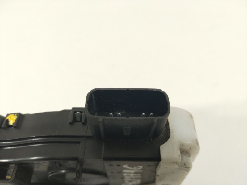 Recambio de cerradura puerta trasera izquierda para hyundai ix35 classic 2wd referencia OEM IAM 814102Y010  