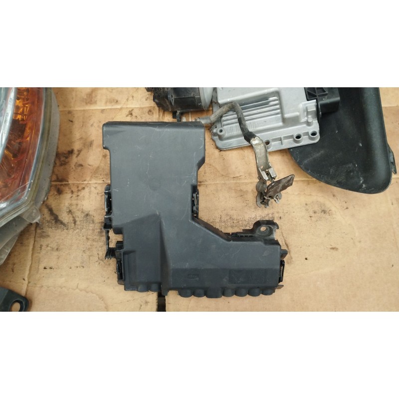 Recambio de caja reles / fusibles para citroën c4 ii (nc_) 1.6 hdi 90 referencia OEM IAM 9665878280  