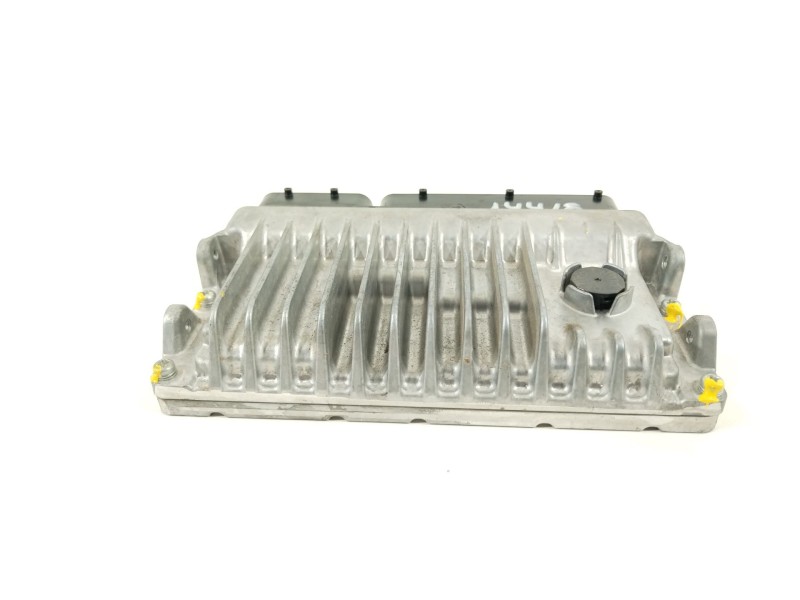 Recambio de centralita motor uce para toyota yaris (_p13_) 1.5 hybrid (nhp130_) referencia OEM IAM 896610U710  MB2762007301