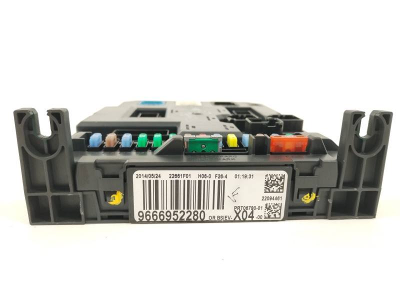 Recambio de caja reles / fusibles para citroën c3 collection referencia OEM IAM 9666952280  