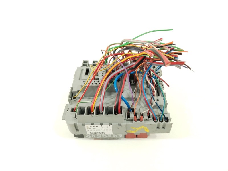 Recambio de caja reles / fusibles para fiat doblo caja/chasis (263_) 1.3 d multijet referencia OEM IAM 51867697  