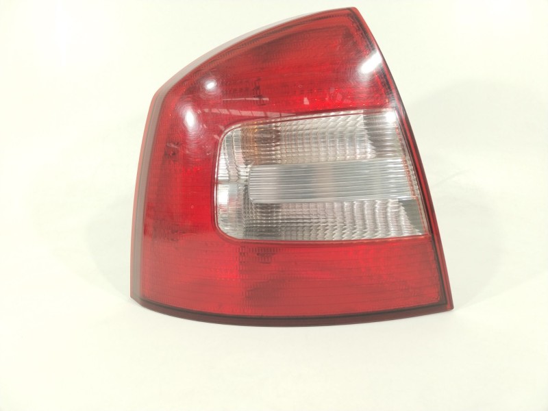 Recambio de piloto trasero izquierdo para skoda octavia berlina (1z3) elegance referencia OEM IAM 1Z5945095B  