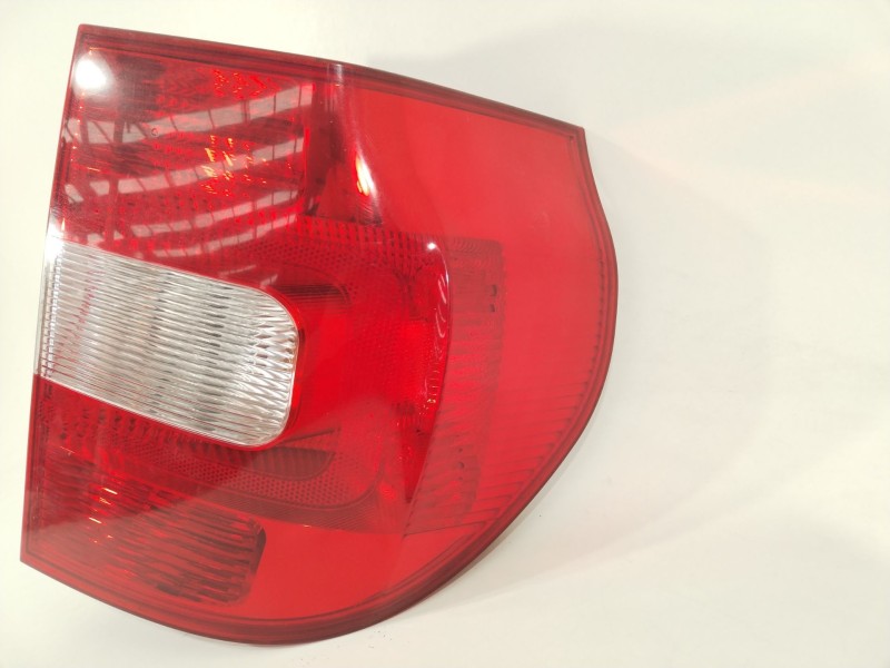 Recambio de piloto trasero derecho para skoda yeti (5l) 1.2 tsi referencia OEM IAM   