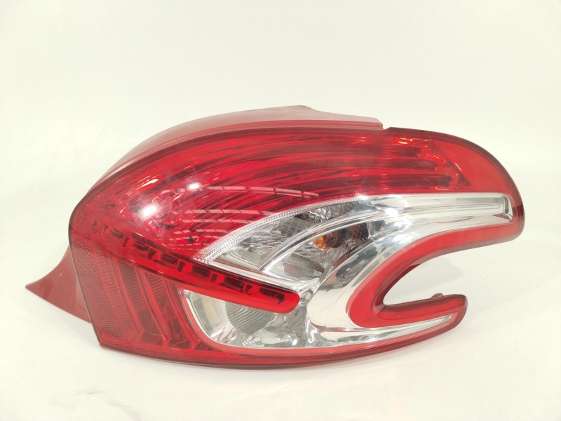 Recambio de piloto trasero derecho para peugeot 208 i (ca_, cc_) 1.2 vti 82 referencia OEM IAM 9672628380  