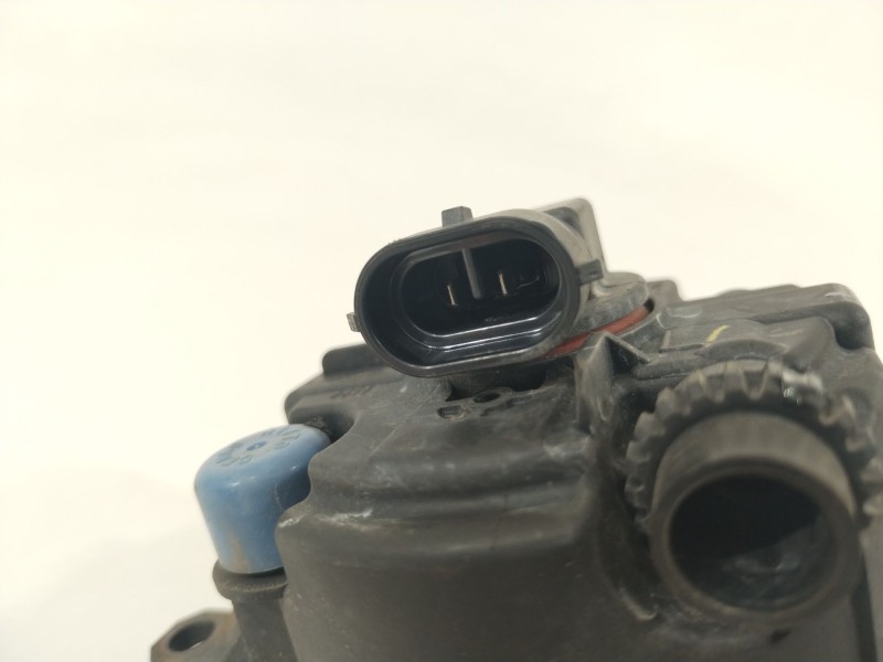 Recambio de faro antiniebla izquierdo para toyota auris (_e15_) 1.4 (zze150_) referencia OEM IAM 812200D041  