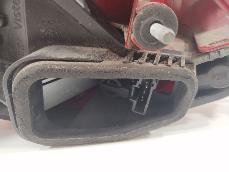 Recambio de piloto trasero derecho para peugeot 207/207+ (wa_, wc_) 1.4 16v referencia OEM IAM 9649986580  