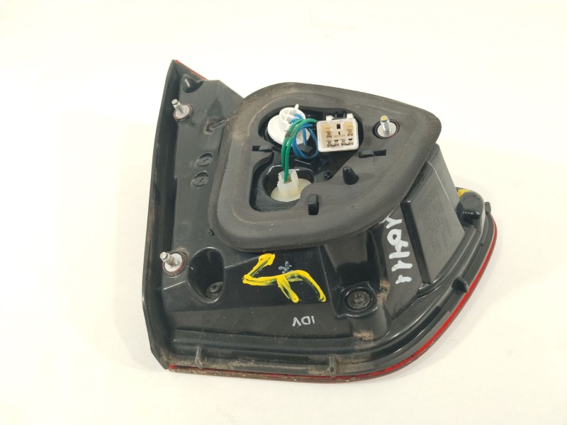 Recambio de piloto trasero derecho en porton para kia rio basic referencia OEM IAM 924041W2  924041W200