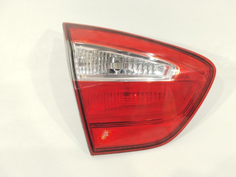 Recambio de piloto trasero izquierdo en porton para kia rio basic referencia OEM IAM 924031W2  