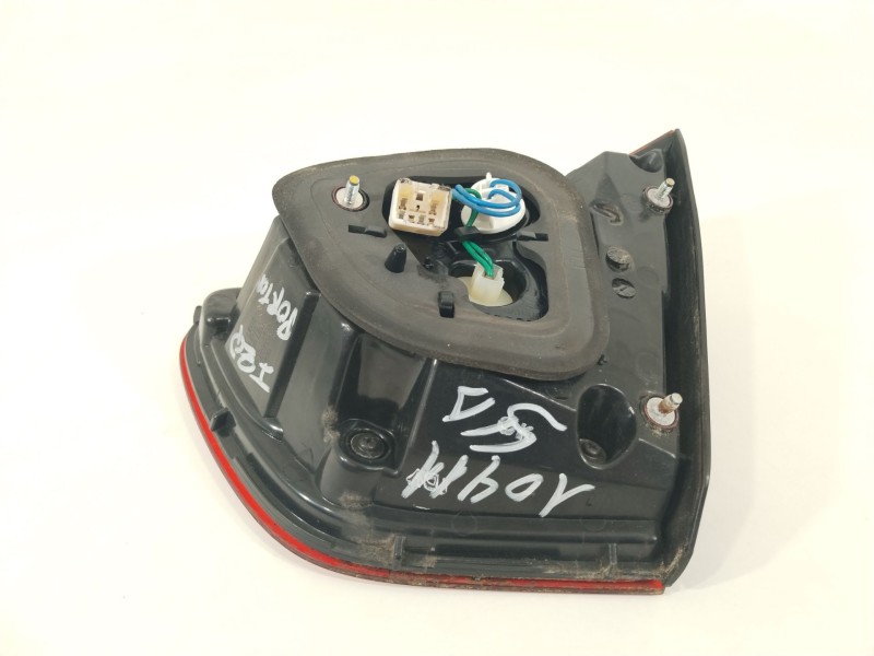 Recambio de piloto trasero izquierdo en porton para kia rio basic referencia OEM IAM 924031W2  