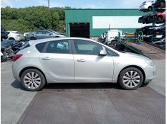 opel astra j (p10) del año 2010