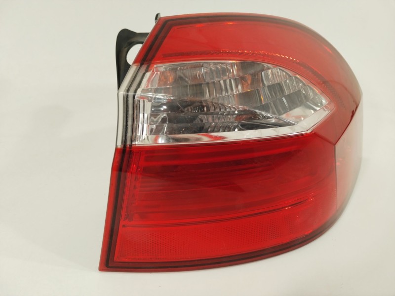 Recambio de piloto trasero derecho para kia rio basic referencia OEM IAM 924021W2R  924021W210