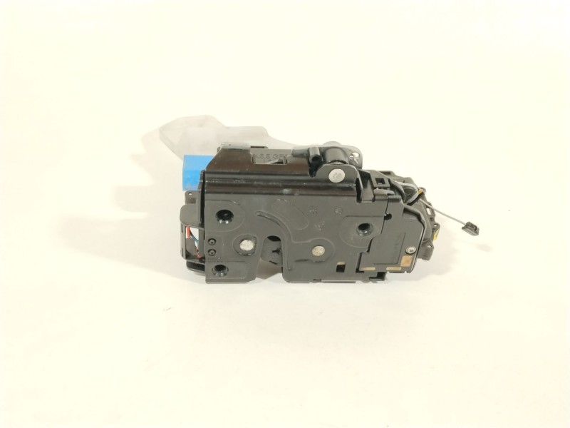 Recambio de cerradura puerta trasera izquierda para volkswagen jetta (1k2) advance referencia OEM IAM 7L0839015D  