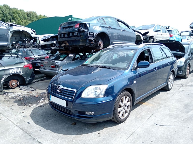 toyota avensis sedán (_t25_) del año 2006