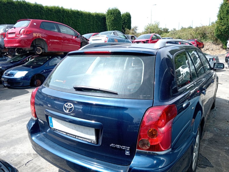 toyota avensis sedán (_t25_) del año 2006