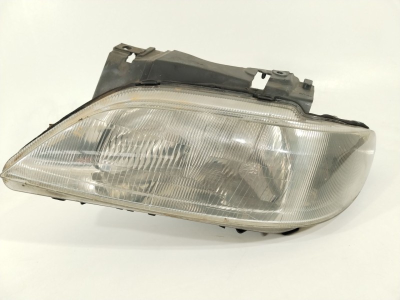 Recambio de faro izquierdo para citroën xsara (n1) 1.9 td referencia OEM IAM 9637020180  