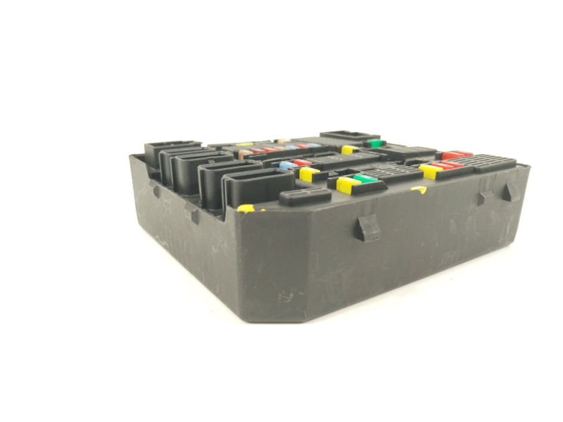 Recambio de caja reles / fusibles para renault scénic iii (jz0/1_) 1.5 dci referencia OEM IAM 284B67924R  
