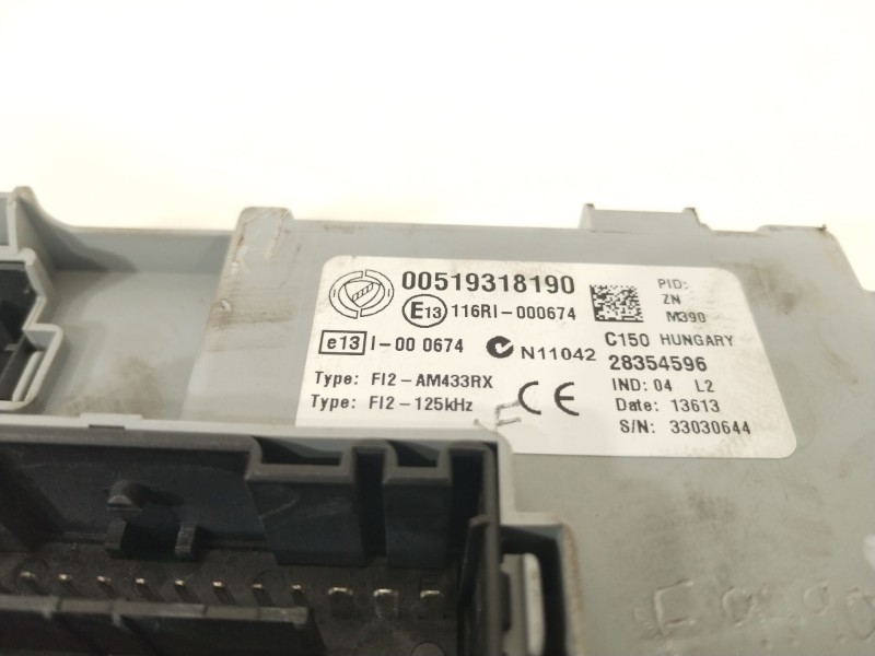 Recambio de caja reles / fusibles para fiat nuova 500 (150) star referencia OEM IAM 519318190  