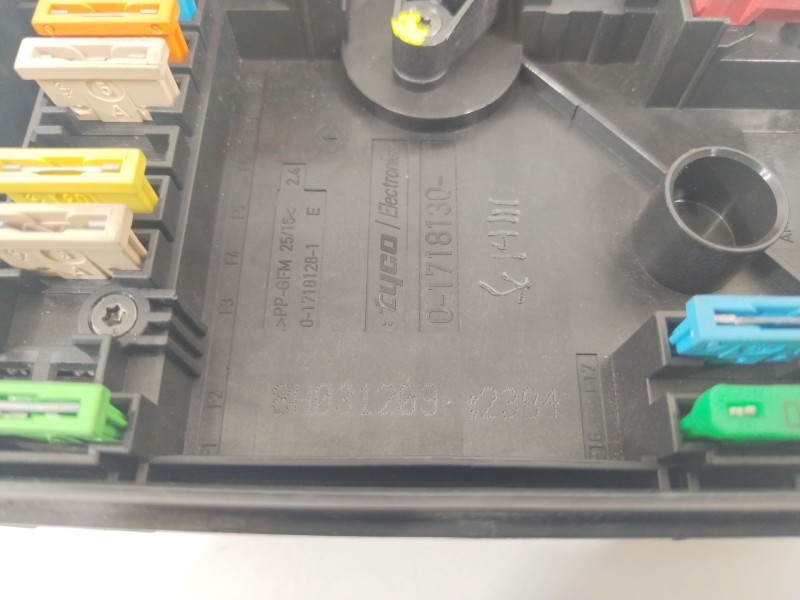 Recambio de caja reles / fusibles para seat altea (5p1) 1.6 tdi referencia OEM IAM 1K0937125D  