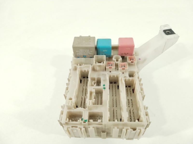 Recambio de caja reles / fusibles para toyota auris (_e15_) 1.4 (zze150_) referencia OEM IAM 8273002150A  02117J19