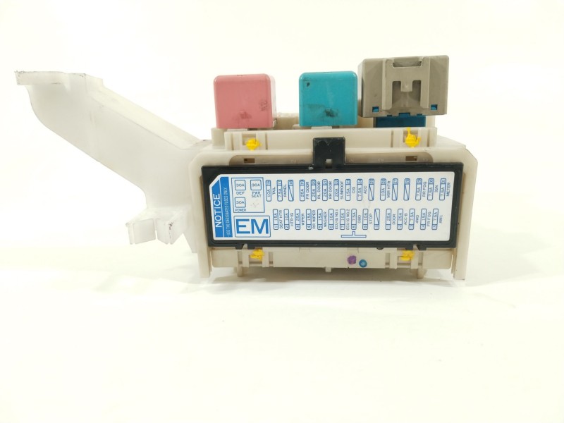 Recambio de caja reles / fusibles para toyota auris (_e15_) 1.4 (zze150_) referencia OEM IAM 8273002150A  02117J19