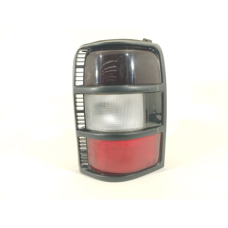 Recambio de piloto trasero izquierdo para mitsubishi montero (v20/v40) 2800 td aniversario (4-ptas.) referencia OEM IAM MB831089