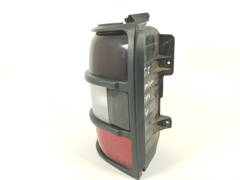 Recambio de piloto trasero izquierdo para mitsubishi montero (v20/v40) 2800 td aniversario (4-ptas.) referencia OEM IAM MB831089