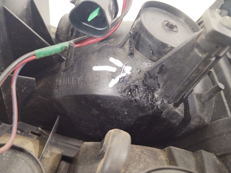 Recambio de piloto trasero izquierdo para mitsubishi montero (v20/v40) 2800 td aniversario (4-ptas.) referencia OEM IAM MB831089