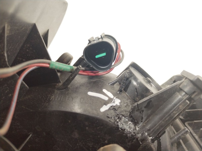 Recambio de piloto trasero izquierdo para mitsubishi montero (v20/v40) 2800 td aniversario (4-ptas.) referencia OEM IAM MB831089