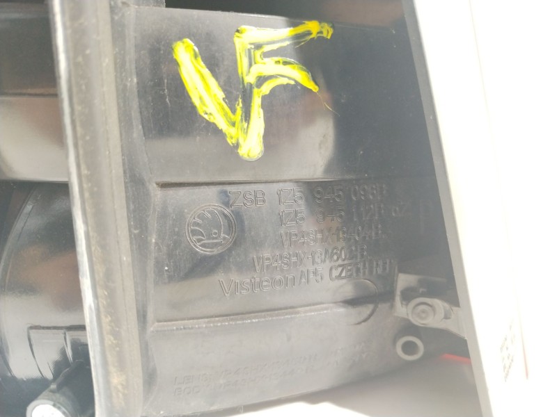 Recambio de piloto trasero derecho para skoda octavia berlina (1z3) elegance referencia OEM IAM 1Z5945096B  