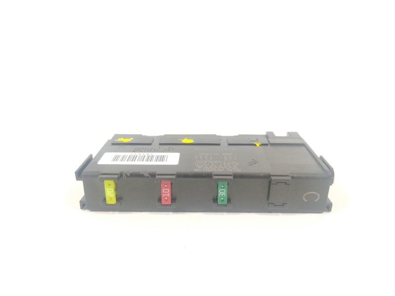 Recambio de caja reles / fusibles para toyota yaris (_p13_) 1.5 hybrid (nhp130_) referencia OEM IAM 8264147020  72818502