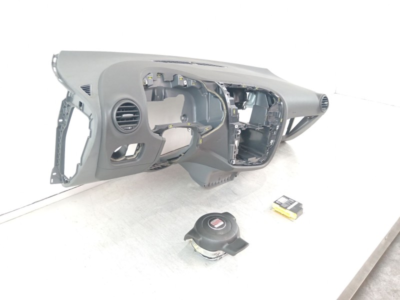 Recambio de kit airbag para seat leon (1p1) 1.9 tdi referencia OEM IAM 1P0857067 1P0880201 3C0909605L