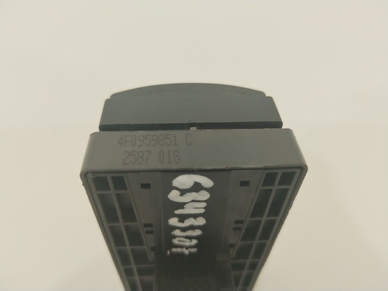 Recambio de mando elevalunas delantero izquierdo para audi a3 (8p1) 2.0 tdi referencia OEM IAM 4F0959851C  