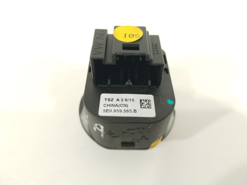 Recambio de mando retrovisor para skoda octavia iii combi (5e5, 5e6) 1.6 tdi referencia OEM IAM 5E0959565B  