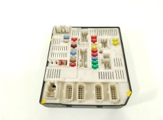 Recambio de caja reles / fusibles para renault laguna iii (bt0/1) 2.0 dci (bt07, bt0j, bt14, bt1a, bt1s) referencia OEM IAM 284B