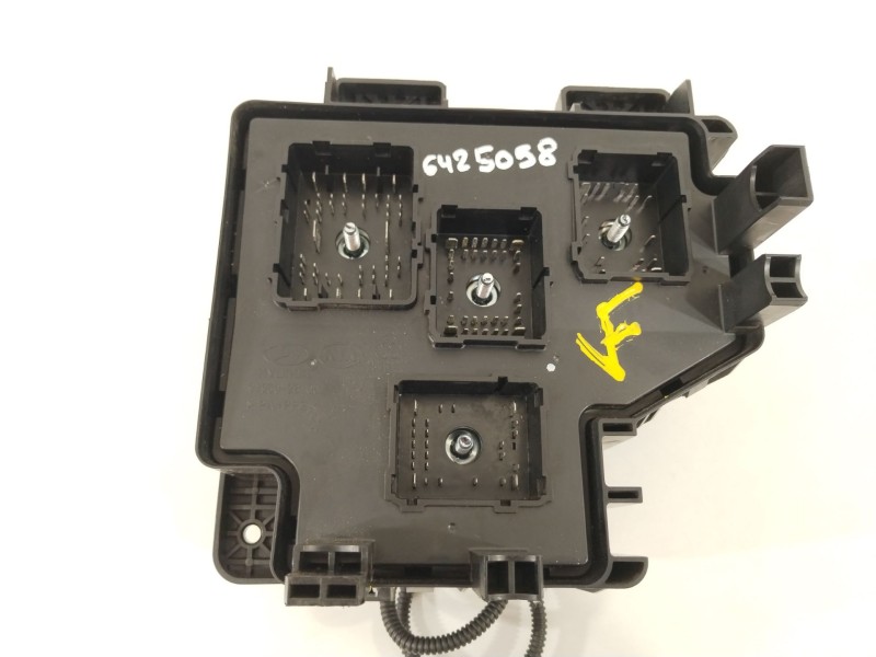Recambio de caja reles / fusibles para hyundai santa fé ii furgoneta/suv (cm) crdi referencia OEM IAM 919502B100  