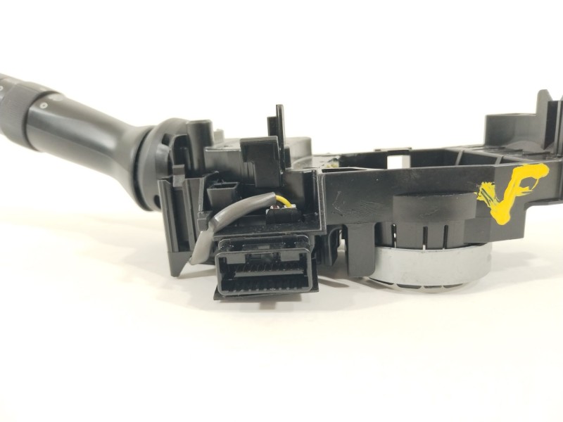 Recambio de mando luces para toyota avensis (t27) active referencia OEM IAM 0519017F373  