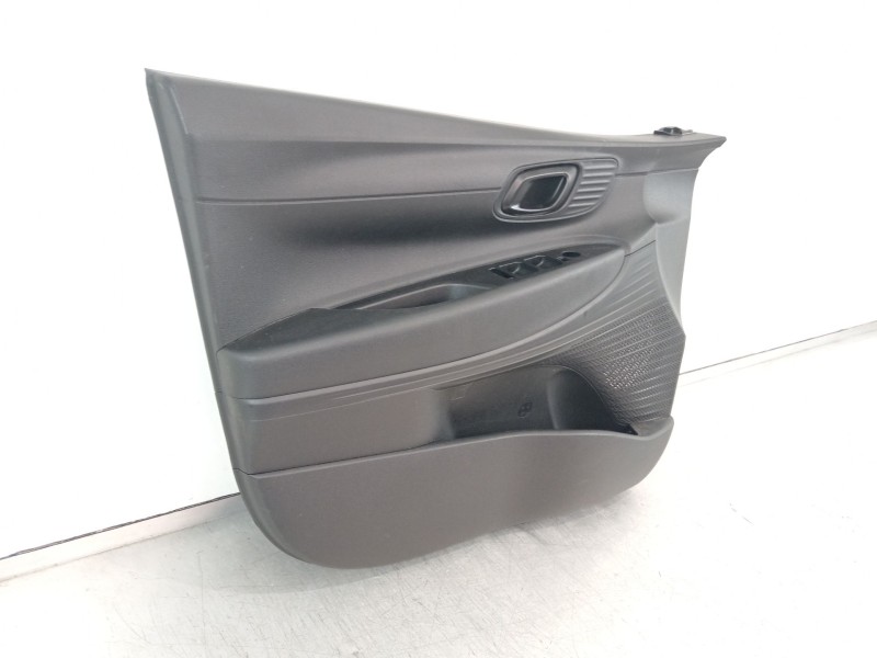 Recambio de guarnecido puerta delantera izquierda para hyundai i20 iii (bc3, bi3) 1.2 referencia OEM IAM 82310q0000  