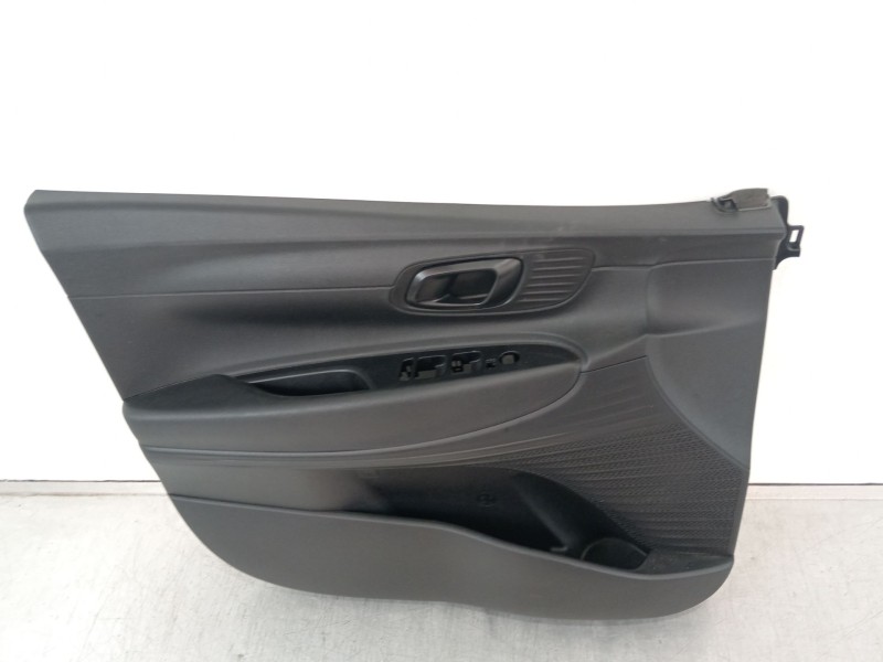 Recambio de guarnecido puerta delantera izquierda para hyundai i20 iii (bc3, bi3) 1.2 referencia OEM IAM 82310q0000  