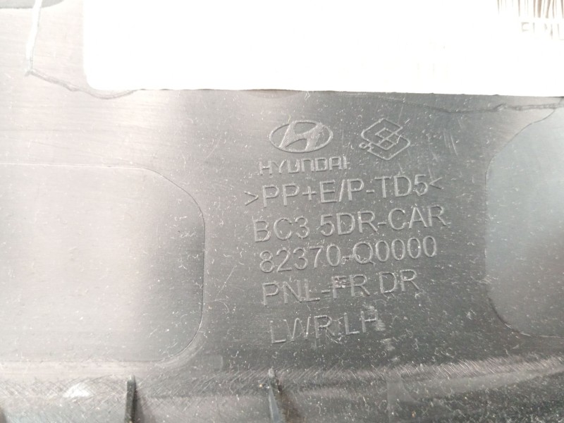 Recambio de guarnecido puerta delantera izquierda para hyundai i20 iii (bc3, bi3) 1.2 referencia OEM IAM 82310q0000  