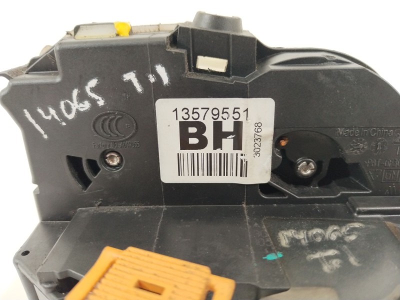 Recambio de cerradura puerta trasera izquierda para opel ampera (r12) ev 150 referencia OEM IAM 13579551  