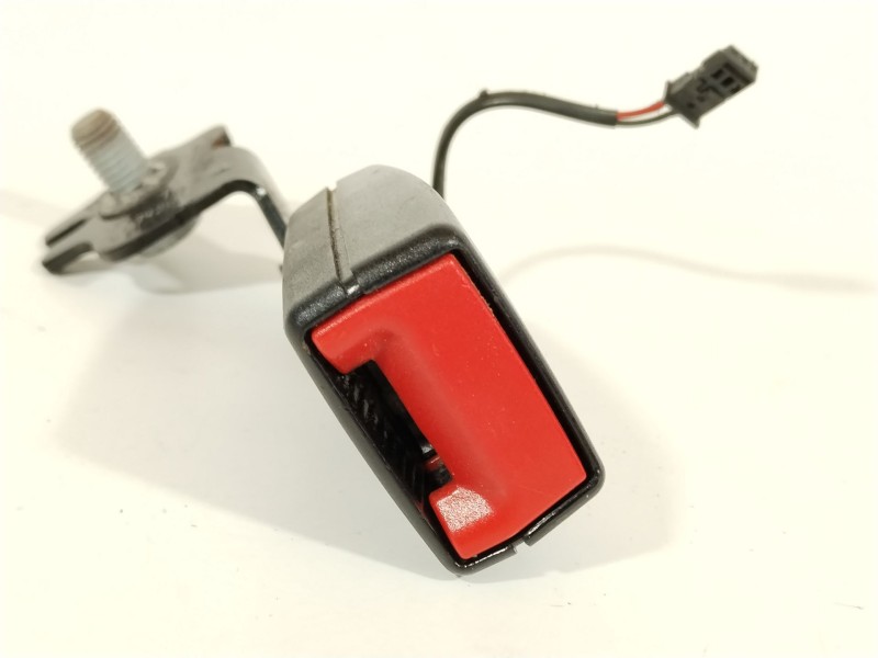 Recambio de enganche cinturon trasero izquierdo para mini mini (f56) cooper d referencia OEM IAM 7362069  72117364223