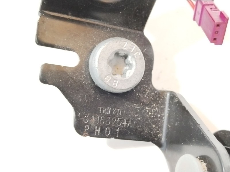 Recambio de enganche cinturon trasero central para mini mini (f56) cooper d referencia OEM IAM 7364225  72117363789