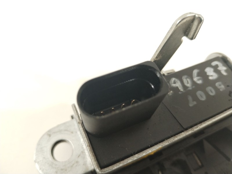 Recambio de cerradura maletero / porton para seat leon (1p1) 1.9 tdi referencia OEM IAM 1P0827505A  