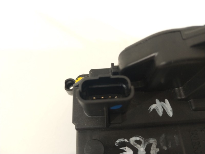 Recambio de cerradura puerta delantera izquierda para renault scenic iii expression referencia OEM IAM 805030006R  