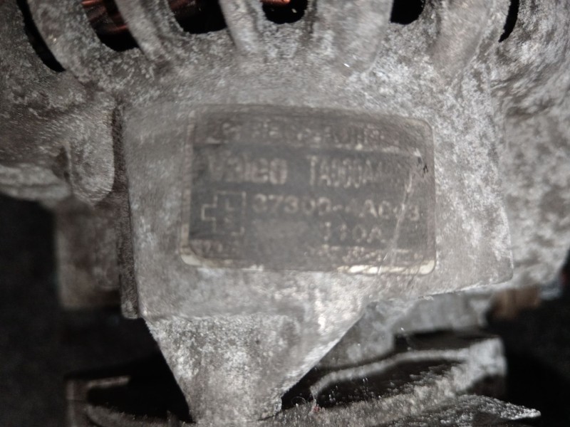Recambio de alternador para hyundai h-1 / starex autobús (a1) 2.5 tci referencia OEM IAM 373004A003  